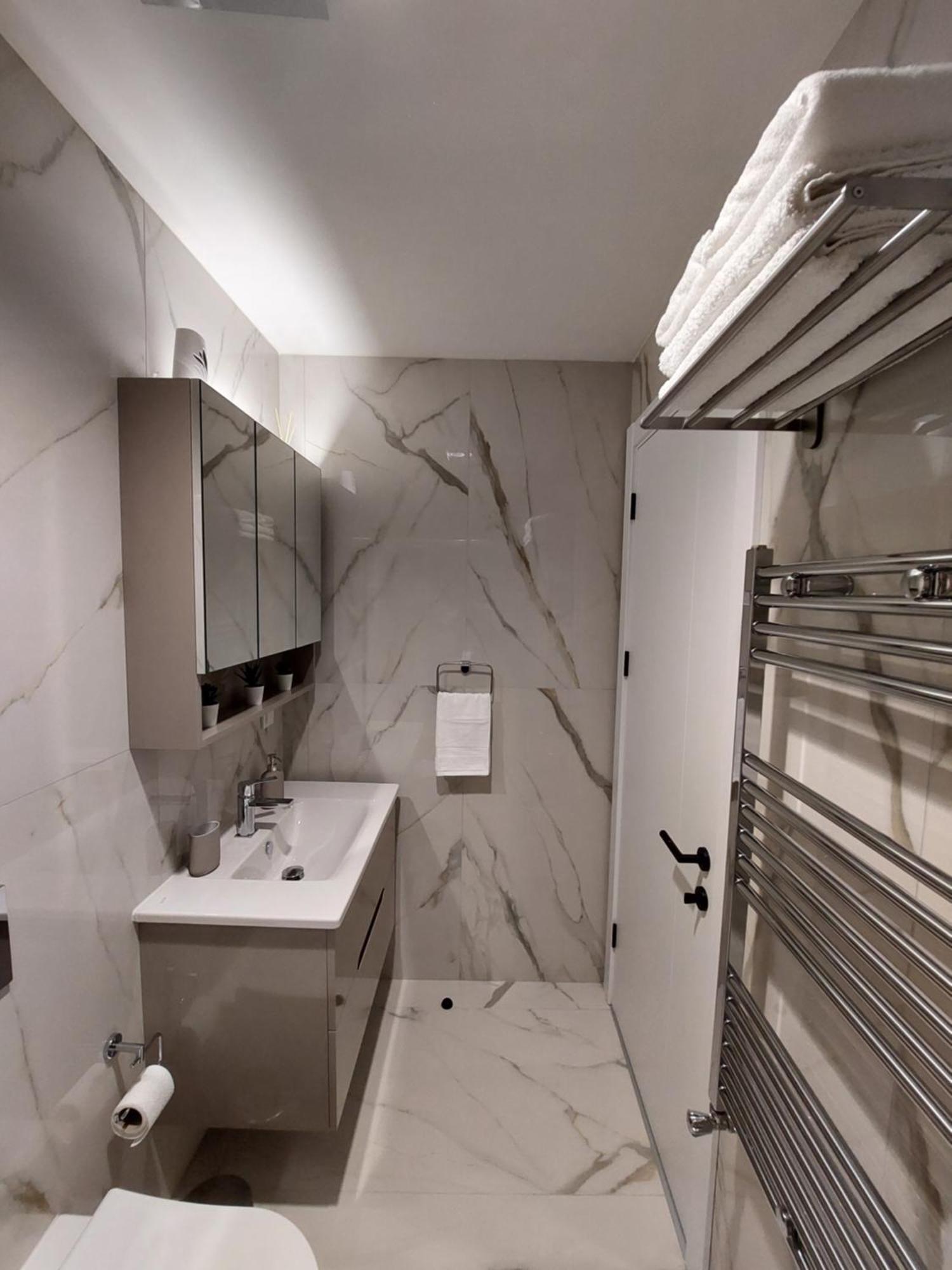 Divine 69 Luxury Apartment, Skopje City - Center, Diamond Residences, Free Parking Экстерьер фото